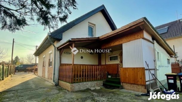 Nappali + 3 hálószobás családi ház a 17. kerületben
