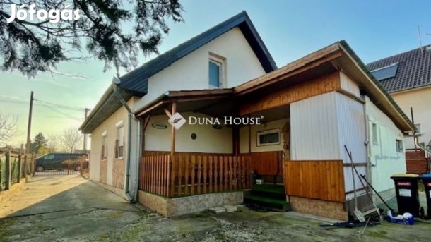 Nappali + 3 hálószobás családi ház a 17. kerületben