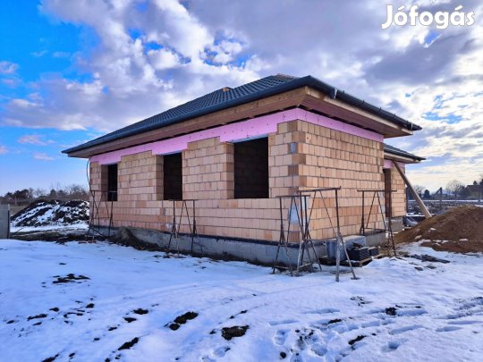 Nappali + 4 hálószobás családi ház! 3%-os hitel felvehető!