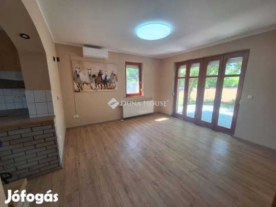 Nappali + 4 szobás családi ház nagy területtel