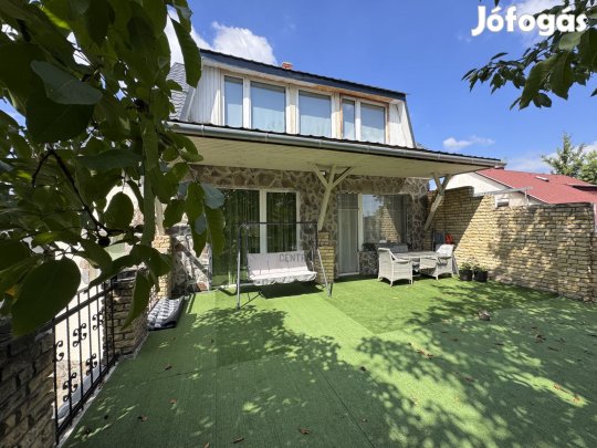 Nappali és 4 szoba, Dupla garázs