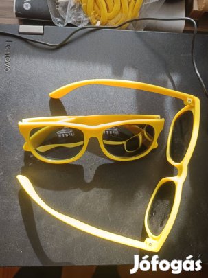 Napszemüveg UV400 nyakba akasztoval
