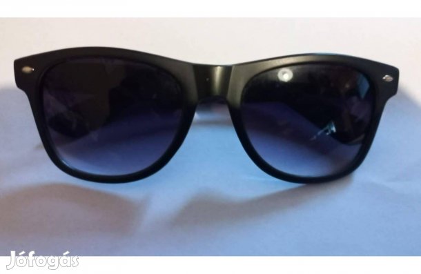 Napszemüveg szürke