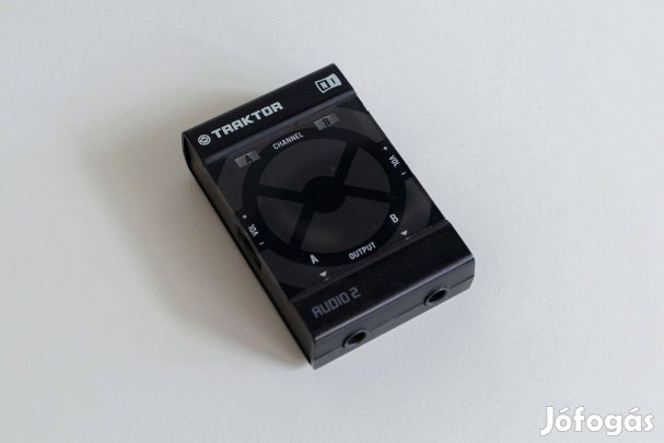 Native Instruments Traktor Audio 2 Portable DJ Interface, külső hangká