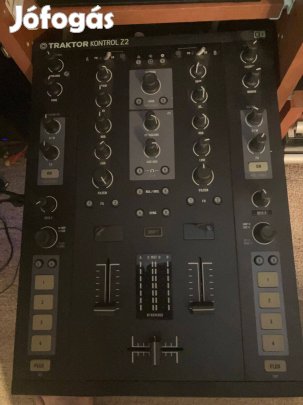 Native Instruments traktor kontroll Z2 DJ keverő