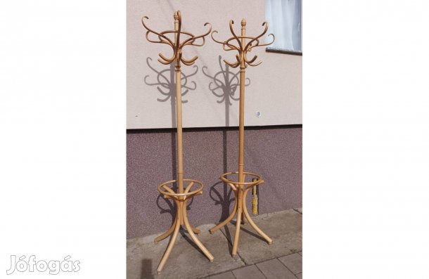 Natúr színű fa fogasok