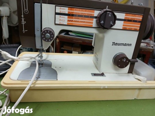Naumann varrógép