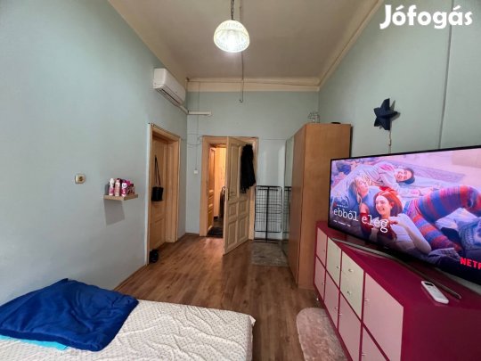 Nefelejcs utcában, 2 szobás, utcára néző lakás Eladó!