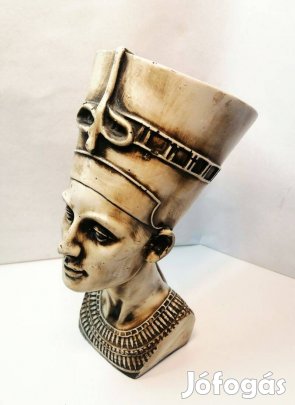 Nefertiti az egyiptomi Ehnaton fáraó felesége, Égetett mázas gipsz