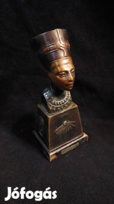 Nefertiti szobor