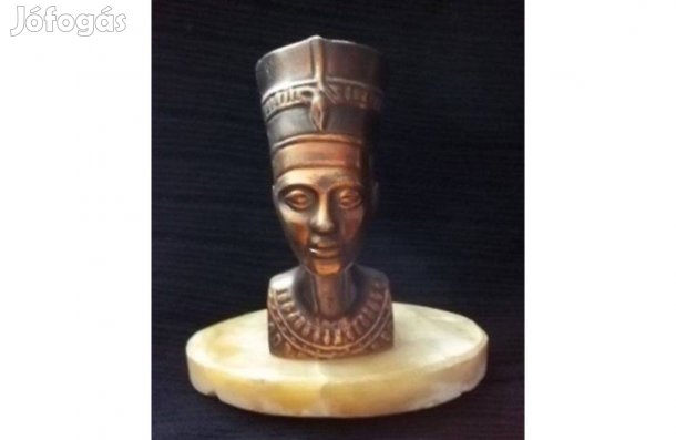 Nefertiti szobor ónix kő talapzaton Egyiptom szuvenír