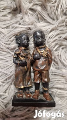 Néger gyerekek kézzel festett szobor, dísztárgy