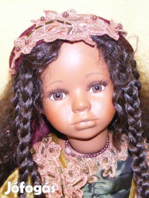 Néger porcelánbaba