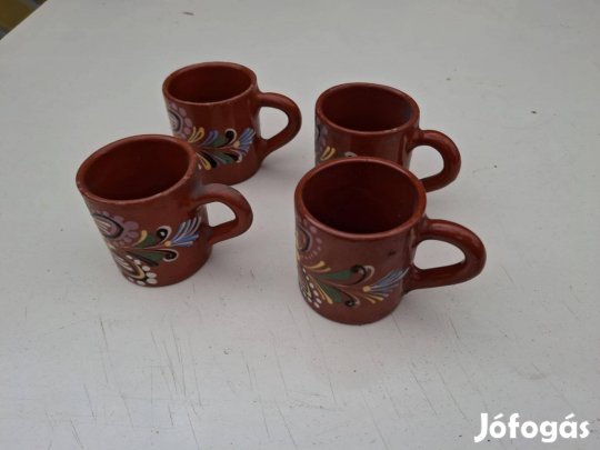 Négy darabos boros csésze 800 forintért eladó