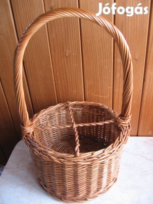 Négy italos üveg részére fonott kosár / hordozó