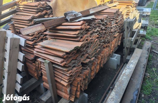 Négykampós bontott cserép