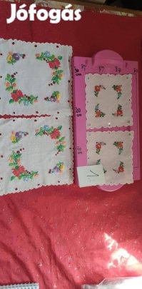 Négyzet alakú kézi hímzés gyűjtemény ( 34 darab )