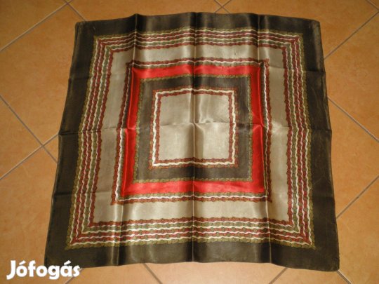 Négyzet alakú női kendő sál barna piros drapp színben szinte új