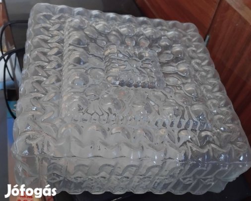 Négyzet alakú üveg lámpa aljzattal