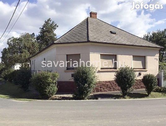 Nemesbődön, felújítandó családi ház eladó!