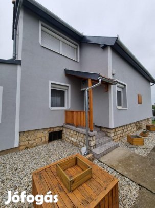 Nemesszalóki eladó 200 nm-es ház