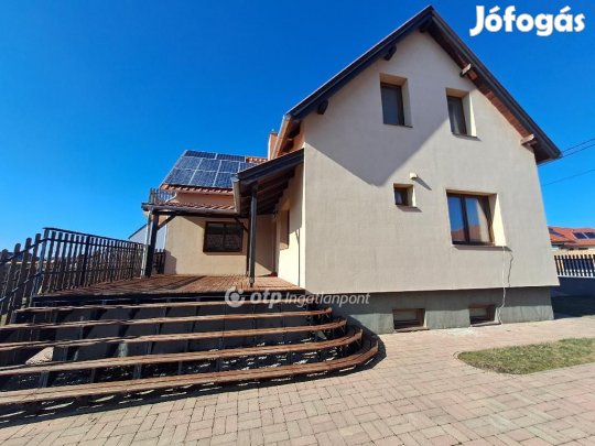 Nemesvámosi eladó 195 nm-es ház