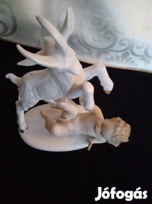 Német porcelán puttó kecskével 