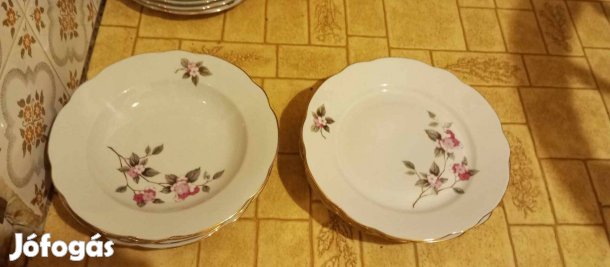 Német porcelán tányérkészlet, hiányos /5 és 4 db./