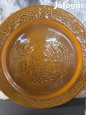 Nemzeti nőnap tányér