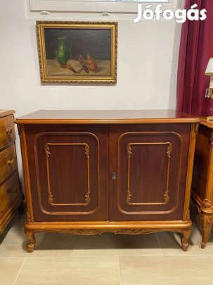Neobarokk faragott 2 ajtós komód