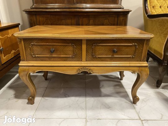 Neobarokk faragott 2 fiókos komód