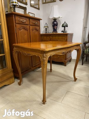Neobarokk faragott kártyaasztal