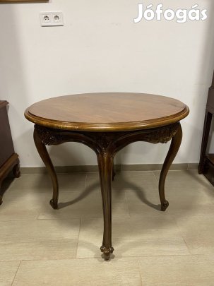 Neobarokk faragott kerek szalonasztal