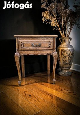 Neobarokk fiókos kis komód