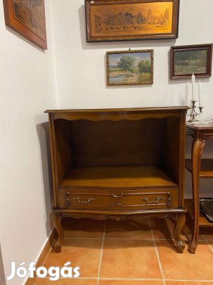 Neobarokk fiókos tévészekrény