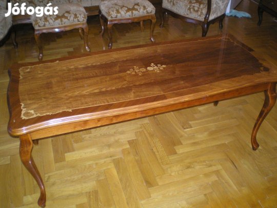 Neobarokk intarziás asztal szép állapotban