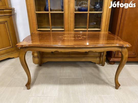 Neobarokk intarziás dohányzóasztal