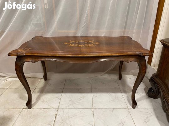 Neobarokk intarziás dohányzóasztal
