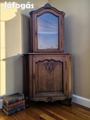 Neobarokk sarokvitrin