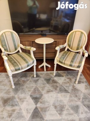Neobarokk székek és kis asztal