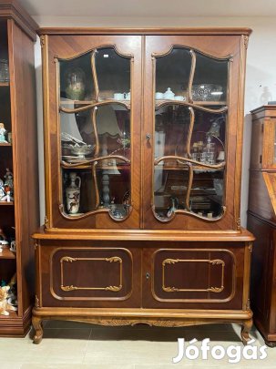 Neobarokk vitrines szekrény