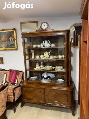 Neobarokk vitrines szerkrény