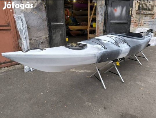 Neos Young tengeri kajak