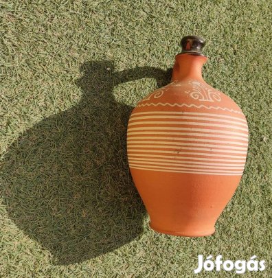 Népi cserép edény, csörgő köcsög 