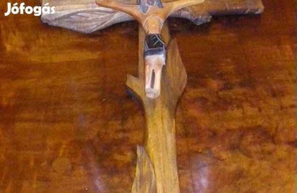 Népi faragott naív feszület