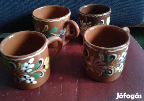 Népi kerámia bögre készlet
