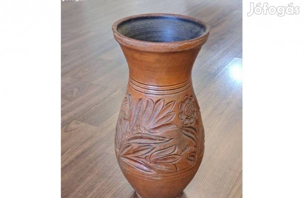 Népi motívumos kerámia váza