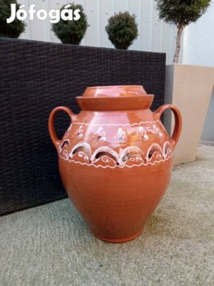 Népi motívumos mázas agyagedény fedővel - 42 cm magas
