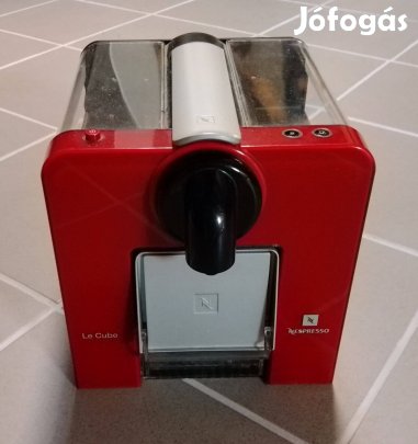 Nespresso Le cube kapszulás kávéfőző piros színben