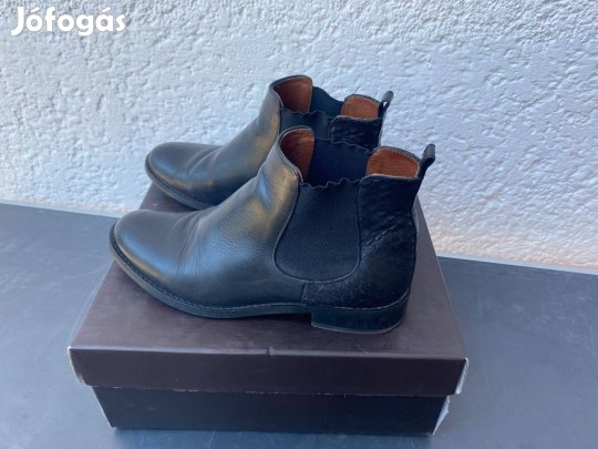 Nessi márkájú női bőr bokacsizma eladó